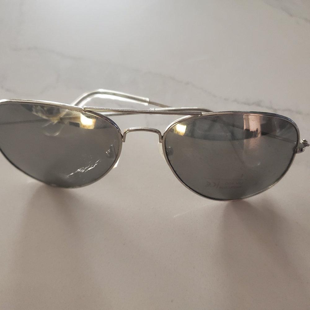 Silver Aviator Sunglasses - No BRAND